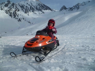  Mini moto de nieve para niños en La Mongie 